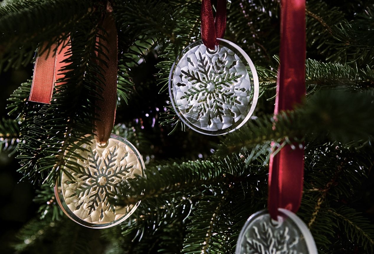 Merles et Raisins decorative panel – Lalique North America