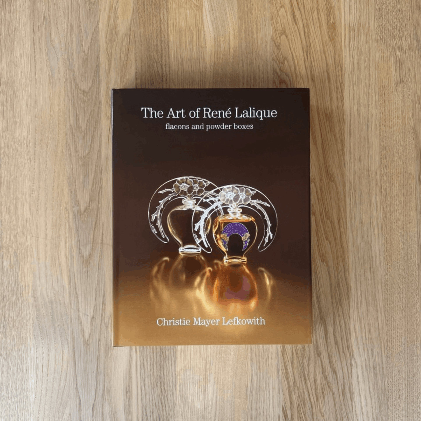 Livre "The Art of René Lalique, flacons and powder boxes"