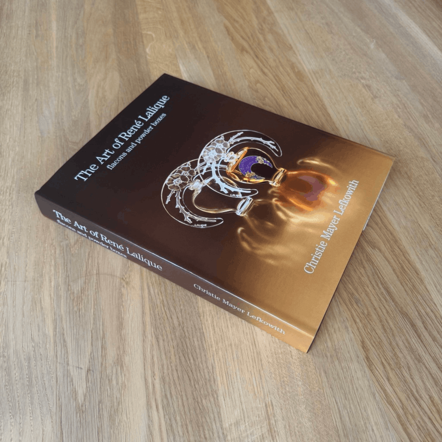 Livre "The Art of René Lalique, flacons and powder boxes"