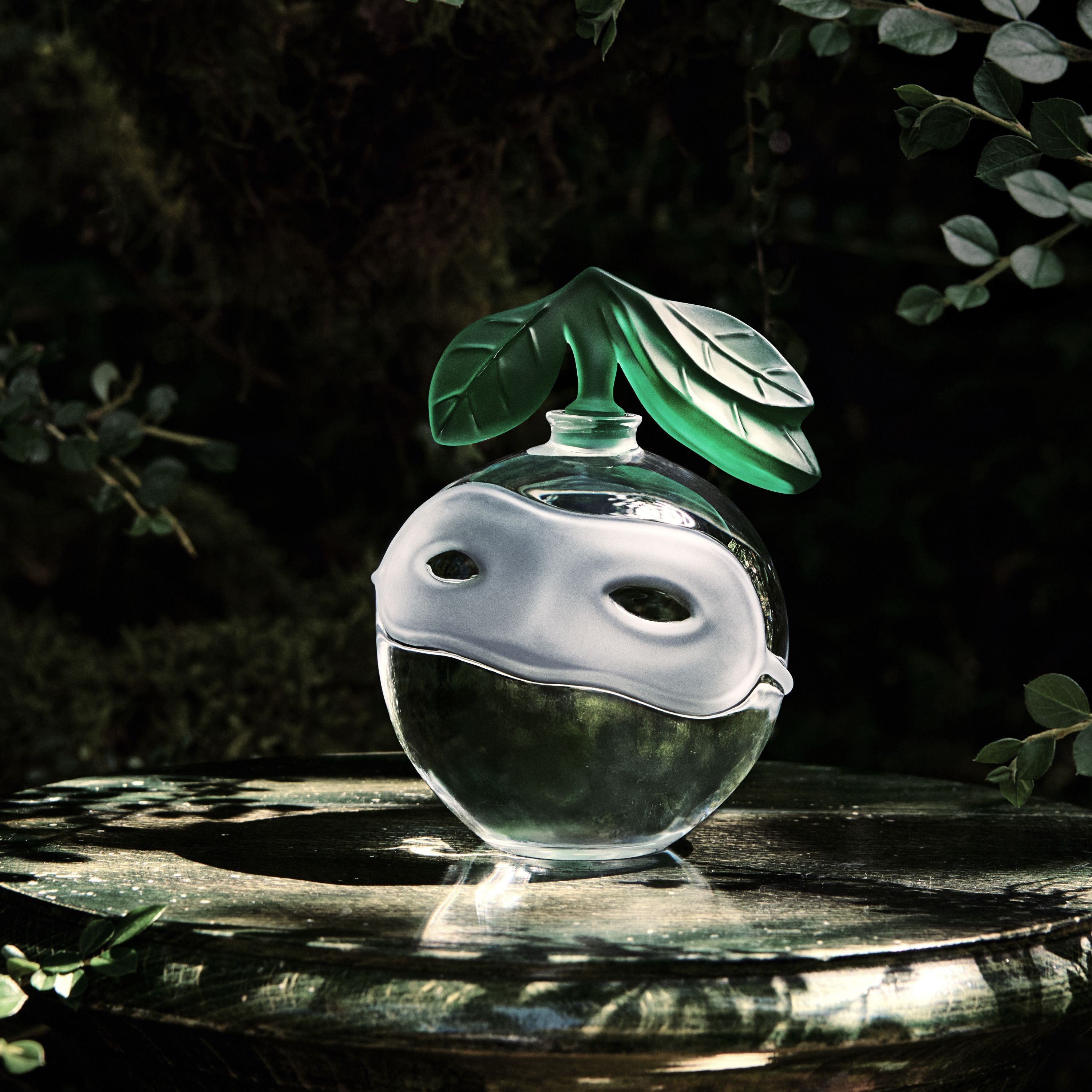 La valse hésitation René Magritte and Lalique 2025 – Lalique North