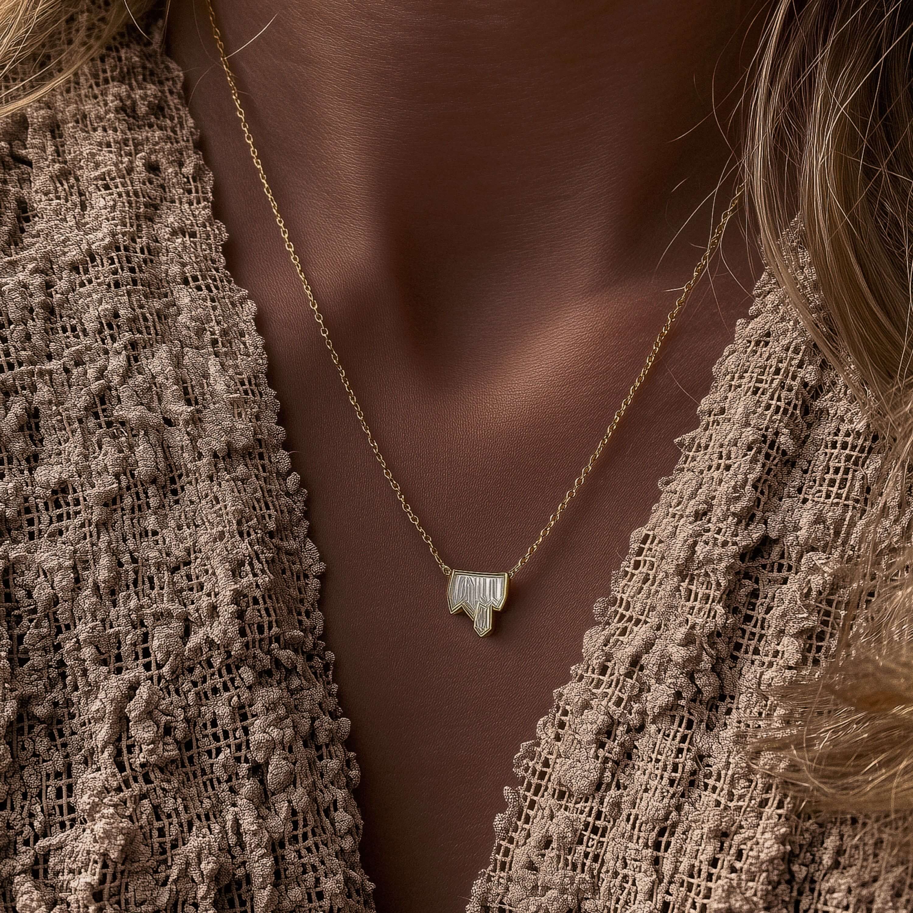 lalique-crystal-jewellery-terramineral-necklace-clear.jpg