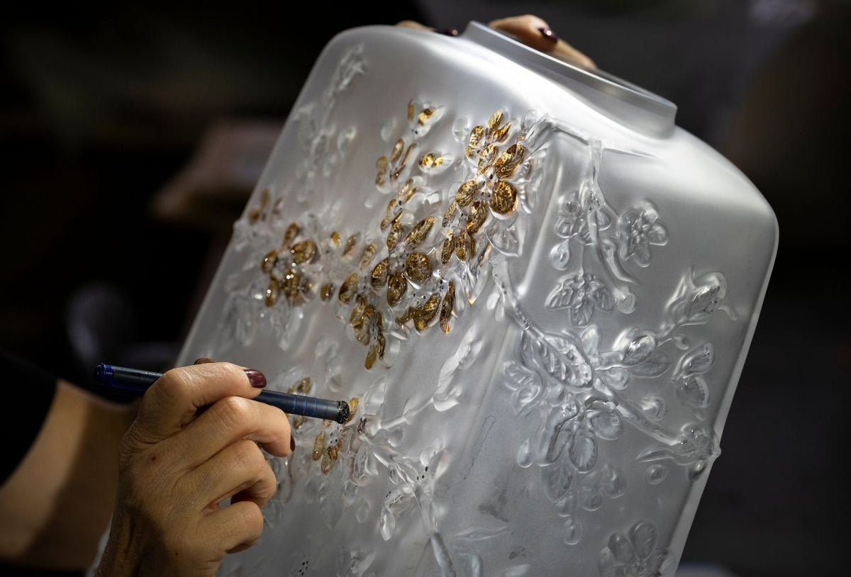 lalique-crystal-pieces-gold-stamping-know-how.jpg