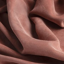 lalique-fragrance-base-note-suede.jpg