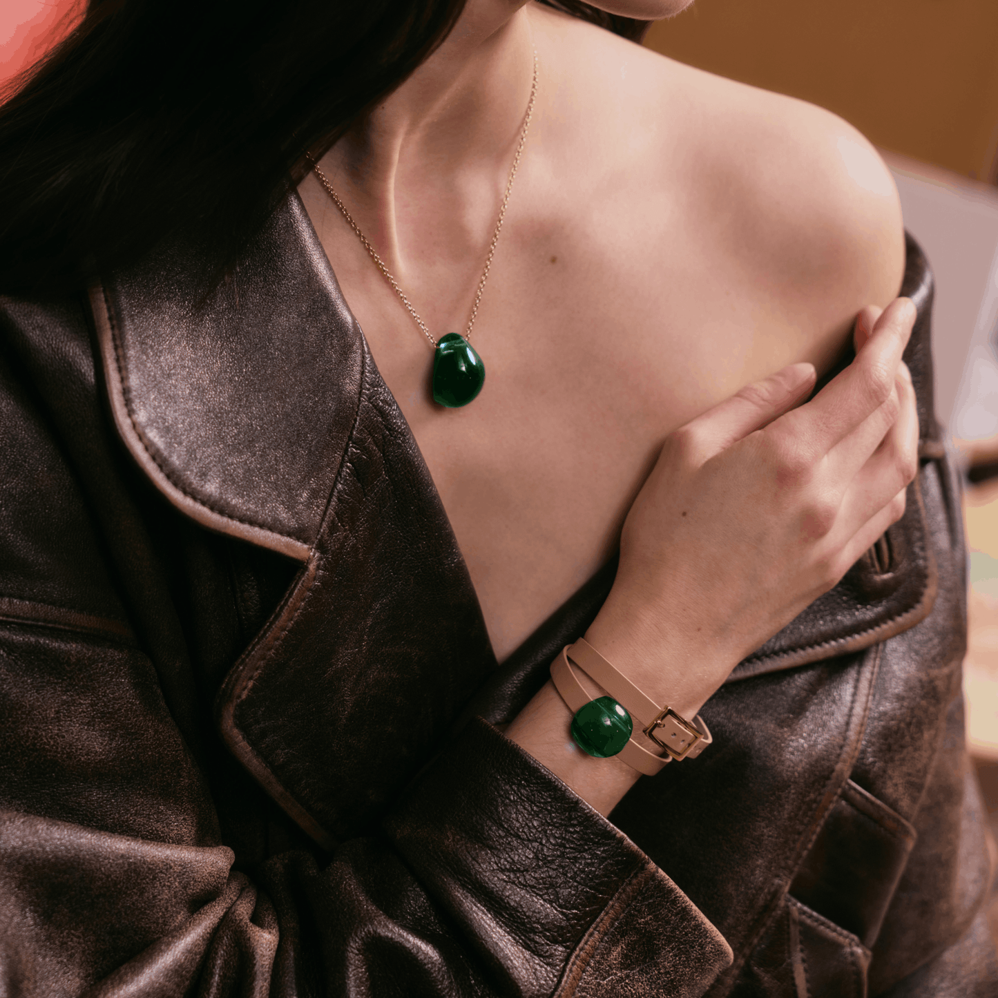 Cabochon leather bracelet